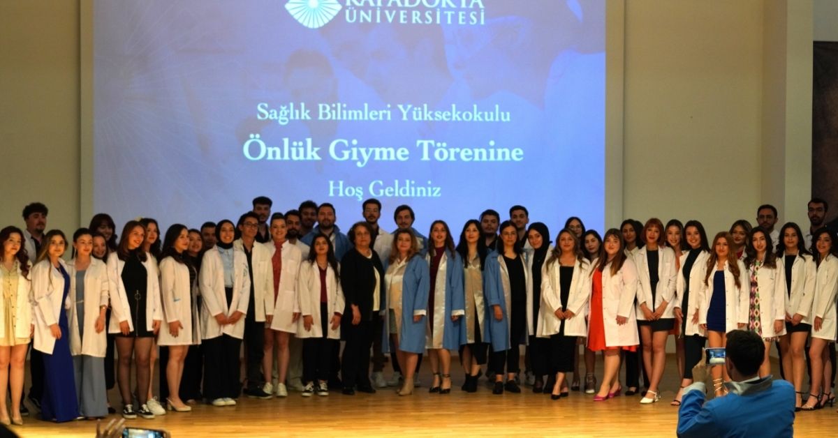 Sağlık Bilimleri Yüksekokulu 4. Sınıf Öğrencilerimiz Önlüklerini Giydiler